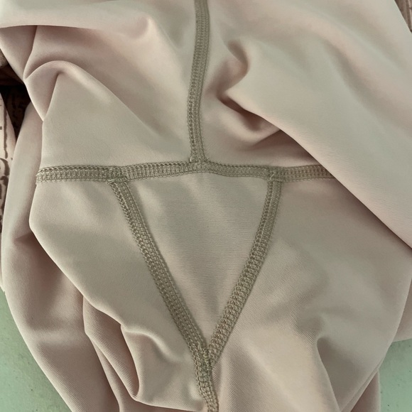 Zyia Active Pink Etching Light n Tight Hi-Rise 7/8 Leggings Size 4 Mocha - Picture 4 of 7